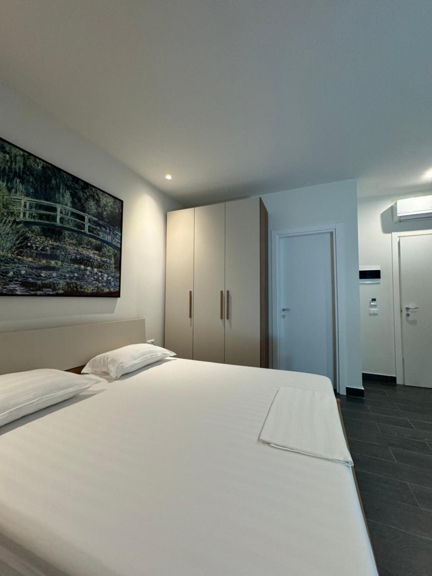Split Rooftop Suites Durrës 외부 사진