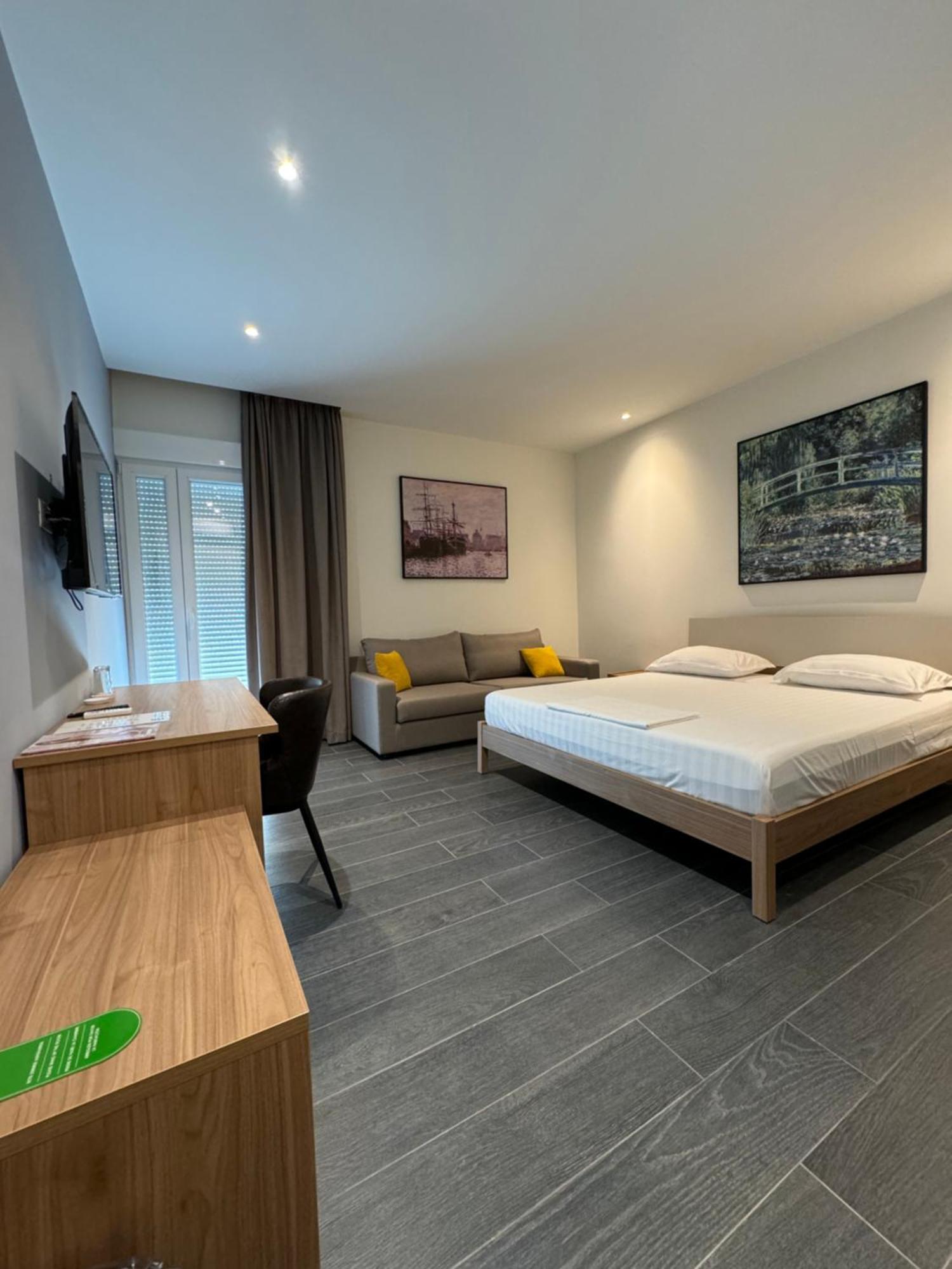 Split Rooftop Suites Durrës 외부 사진
